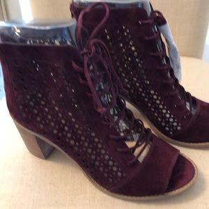 Suede shoes laces up front 3inch heel Vince Camuto